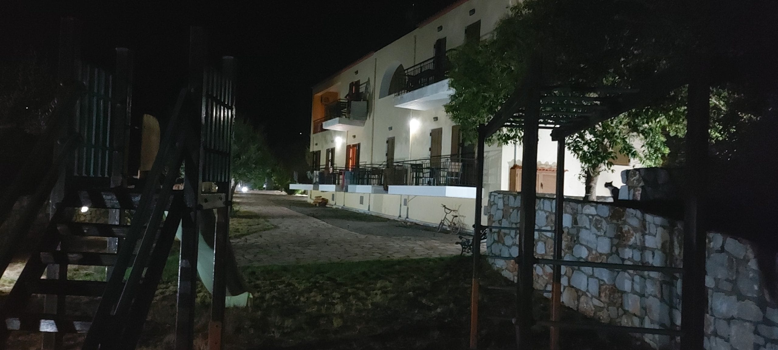 Κτήμα Παπακωνσταντή Ενοικιαζόμενα Διαμερισματα | skoutari.com