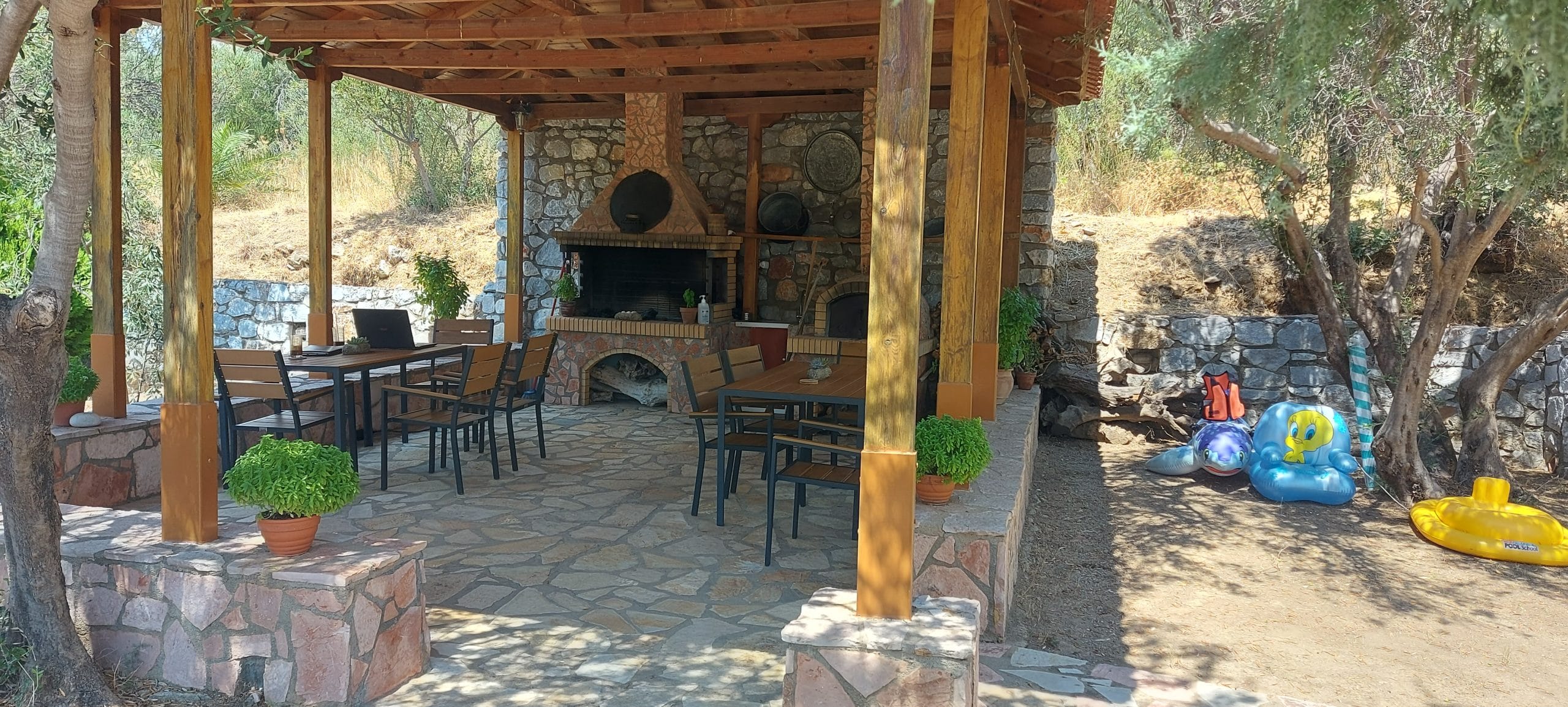 Κτήμα Παπακωνσταντή Ενοικιαζόμενα Διαμερισματα | skoutari.com