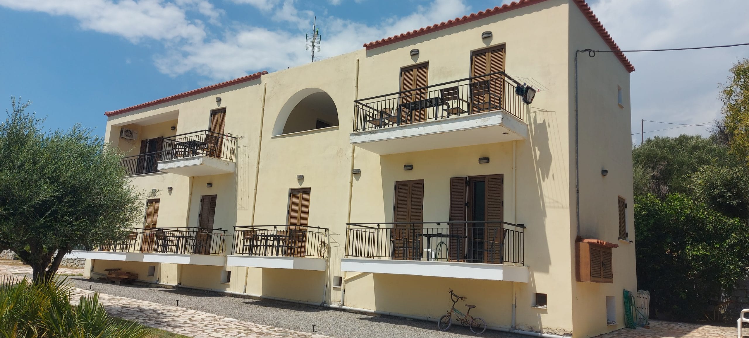 Κτήμα Παπακωνσταντή Ενοικιαζόμενα Διαμερισματα | skoutari.com